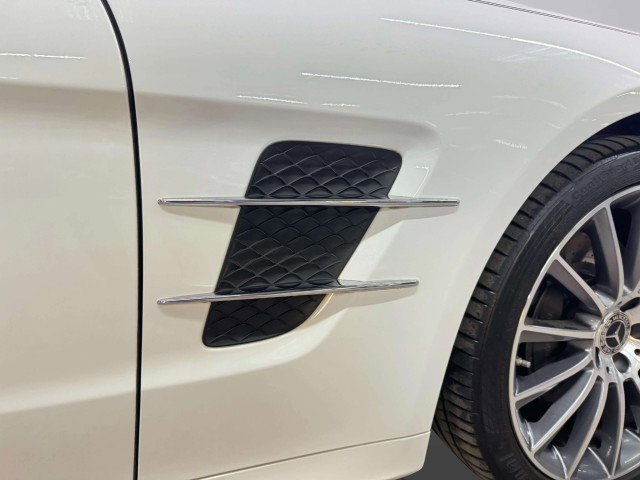Used 2020 Mercedes-Benz SL 550 image 14