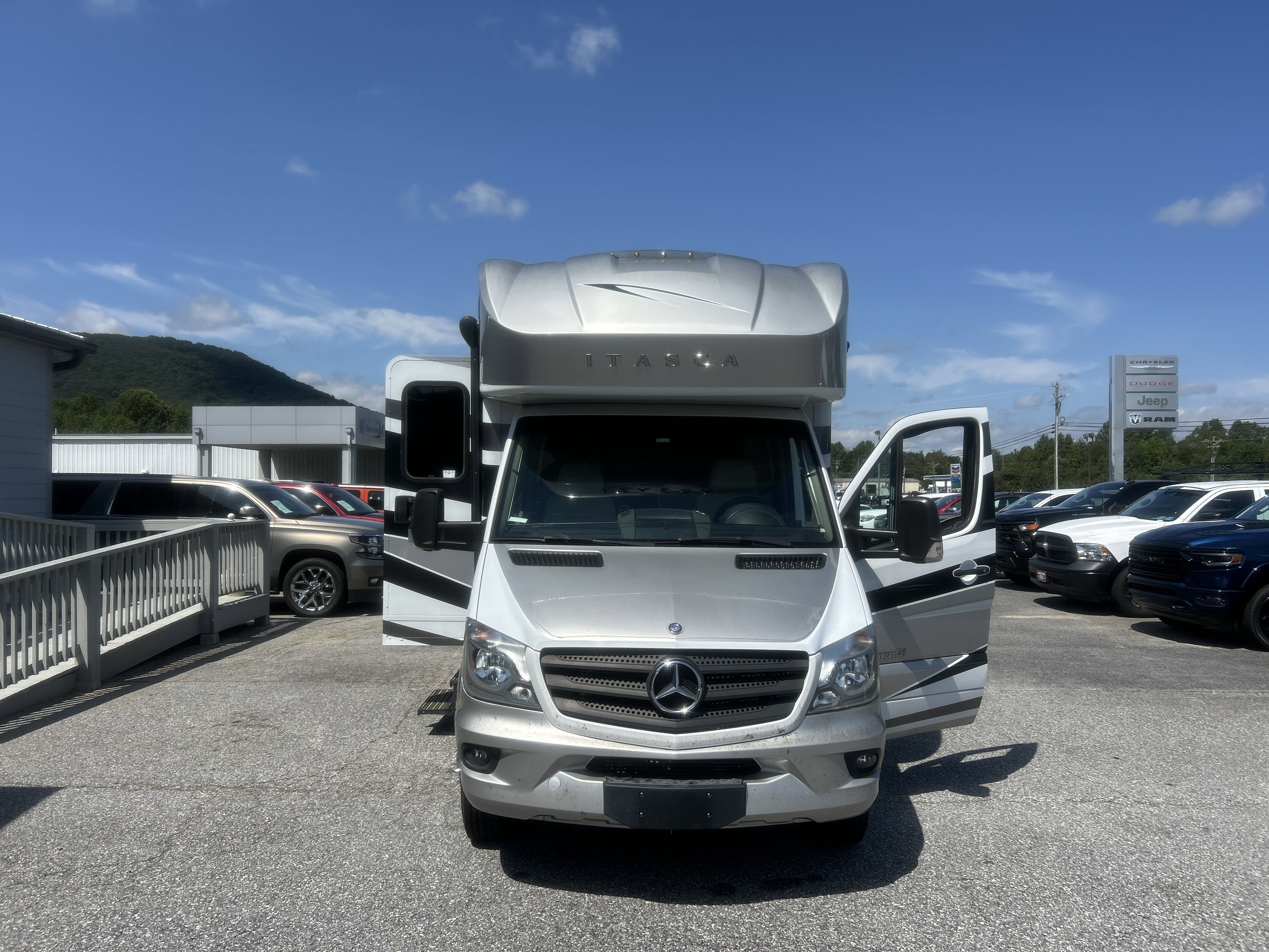 Used 2015 Mercedes-Benz Sprinter 3500 image 16