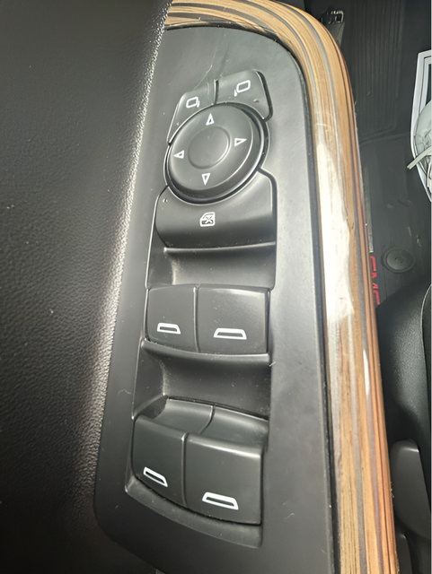 Used 2017 GMC Acadia SLE FWD image 21