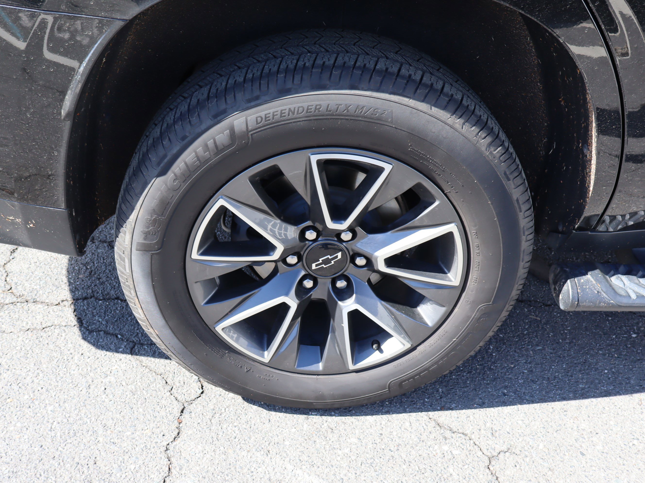 Used 2021 Chevrolet Tahoe Z71 w/ Z71 Off-Road Package image 43