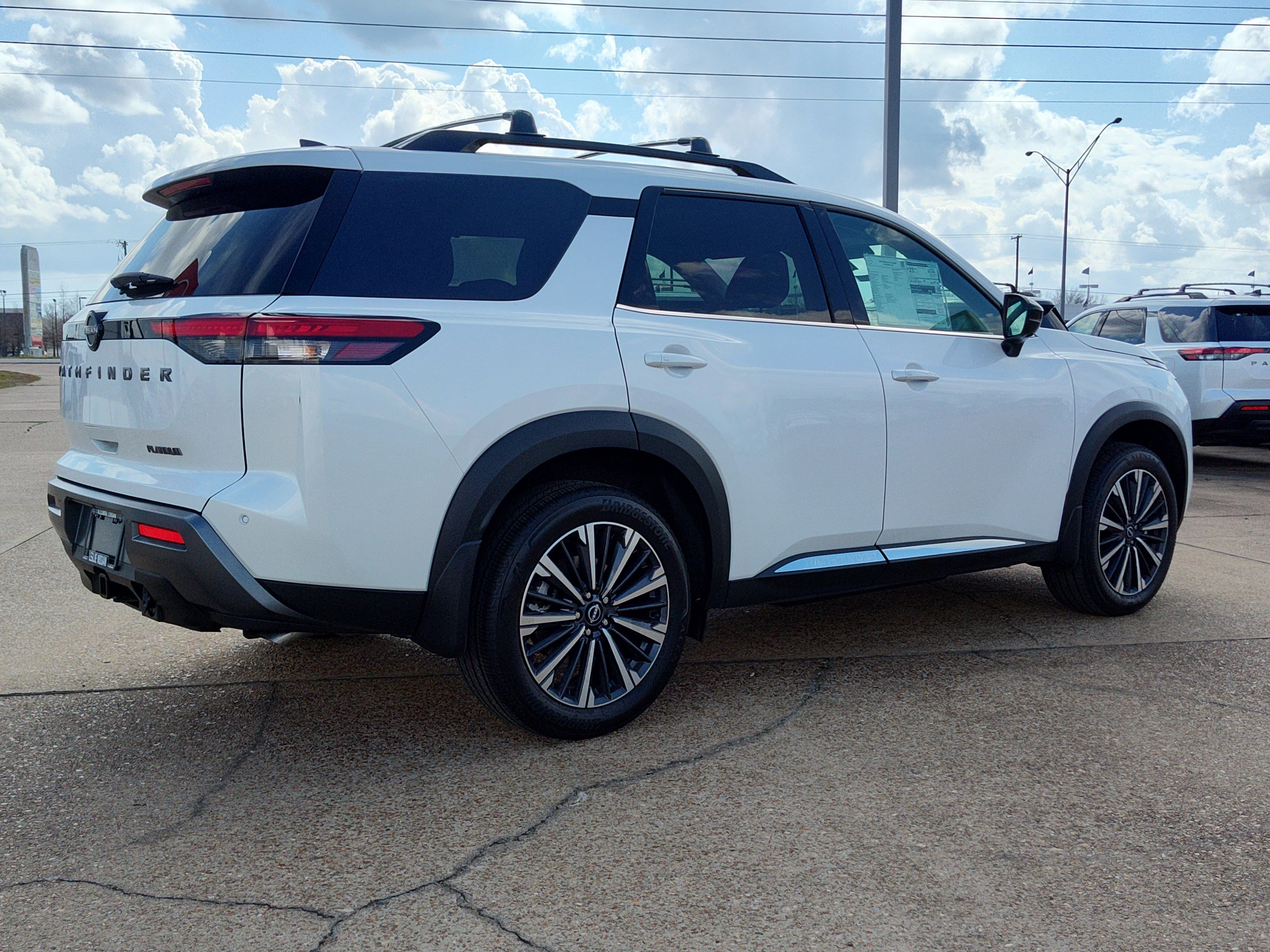 New 2026 Nissan Pathfinder Platinum image 5