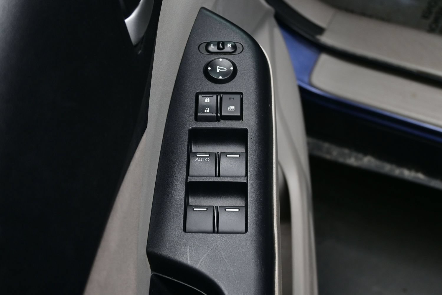 Used 2012 Honda CR-V EX image 10
