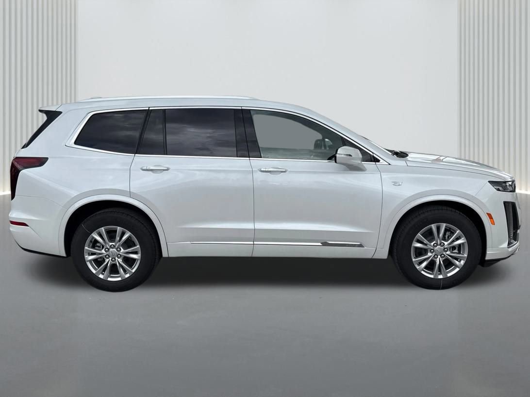 New 2025 Cadillac XT6 Luxury image 4