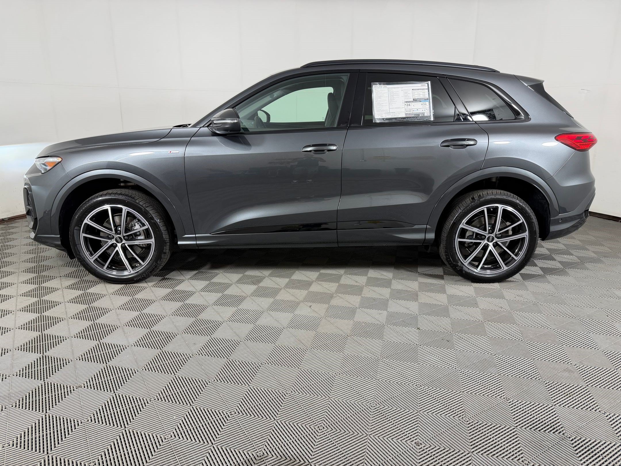 New 2026 Audi Q5 Premium AWD/4WD image 2