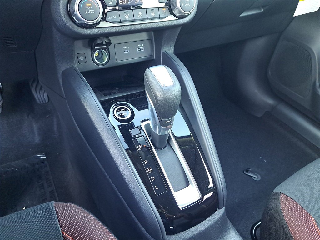 New 2025 Nissan Versa SR w/ Trunk Package image 9