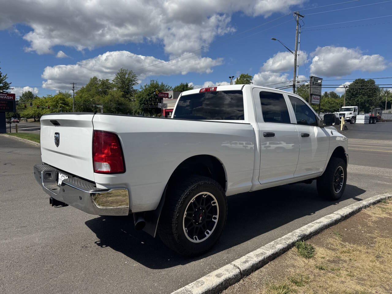 Used 2018 RAM 3500 Tradesman w/ Chrome Appearance Group AWD/4WD image 3