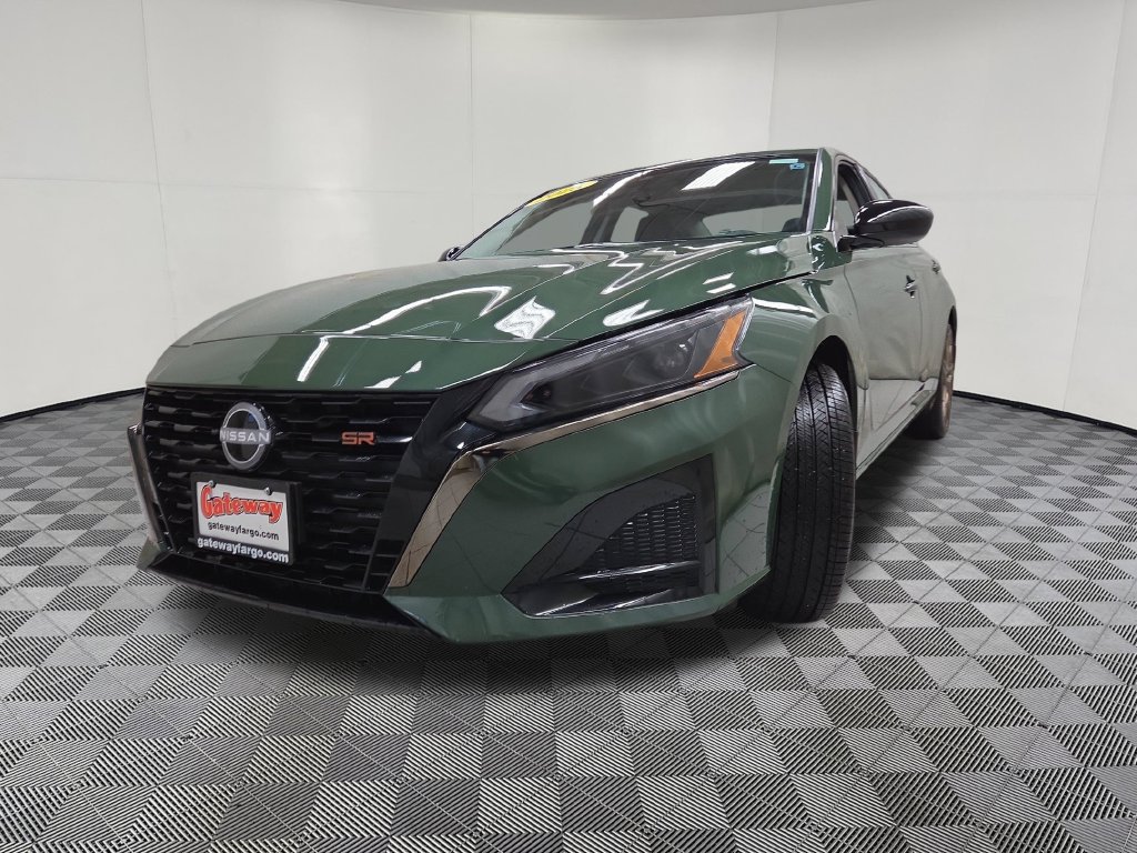 Used 2025 Nissan Altima 2.5 SR AWD/4WD image 7