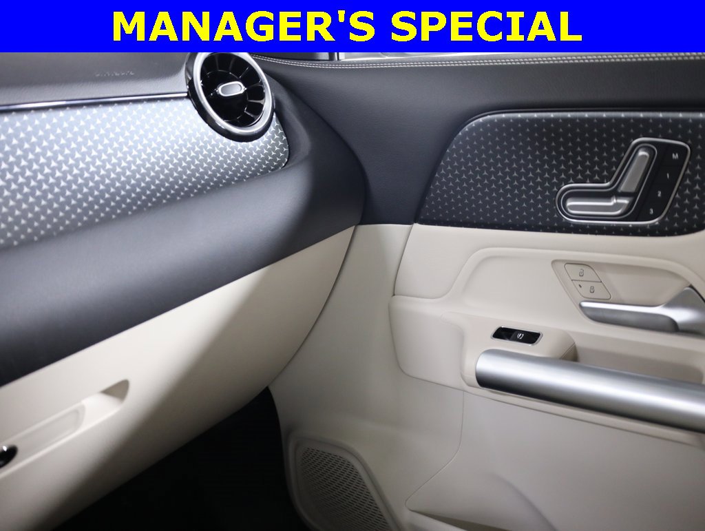 Used 2025 Mercedes-Benz GLA 250 4MATIC image 27