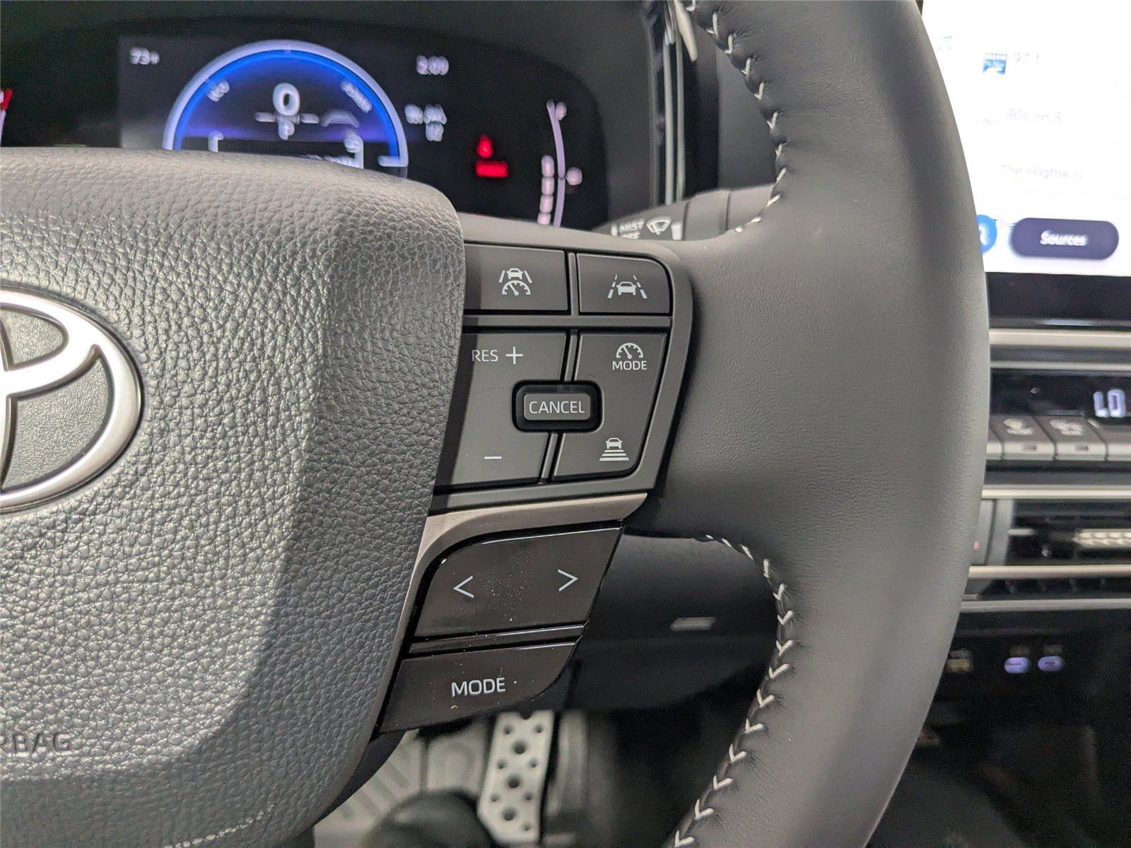 Used 2026 Toyota Camry SE w/ Multimedia Upgrade Package FWD image 14