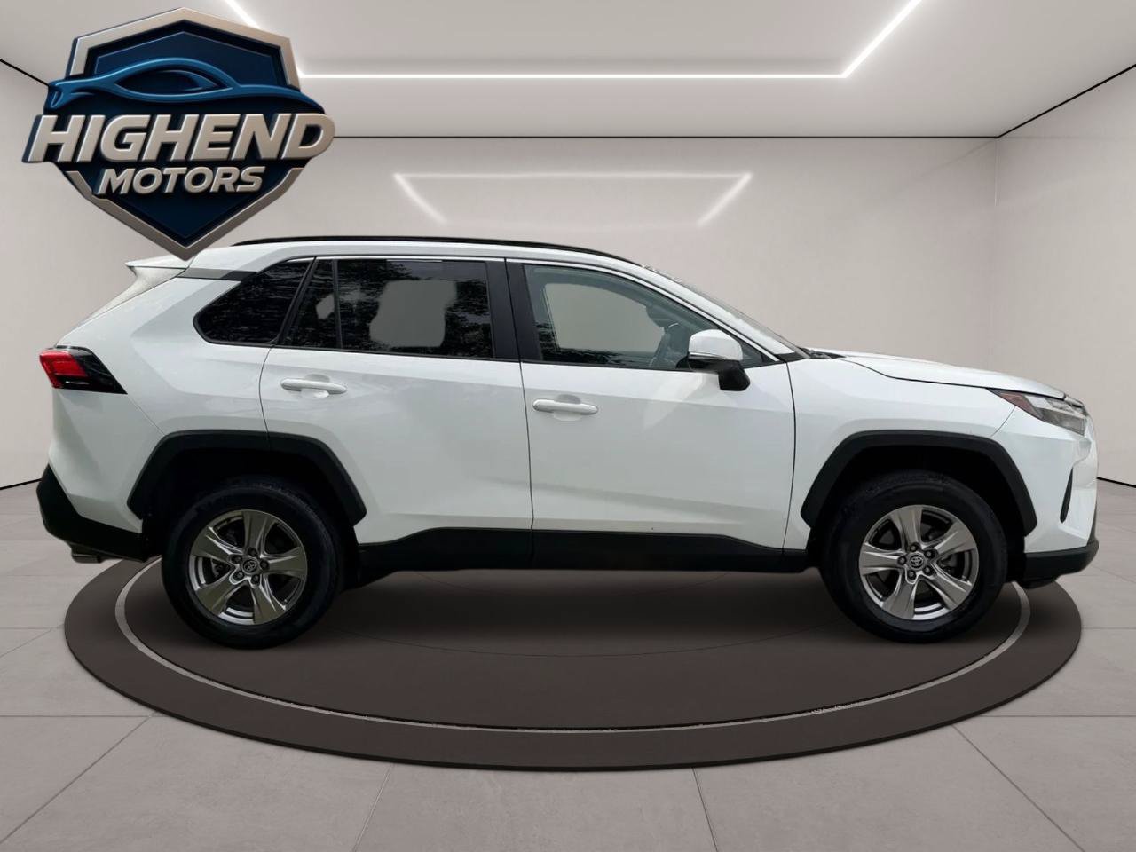 Used 2023 Toyota RAV4 XLE AWD/4WD image 7