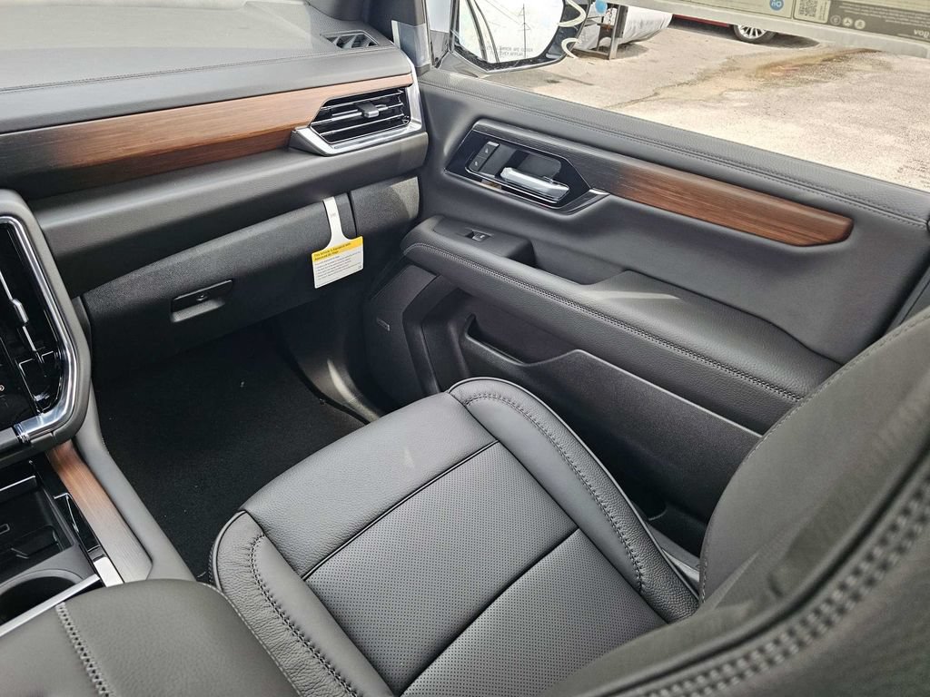 New 2026 GMC Yukon Denali w/ Denali Reserve Package AWD/4WD image 18