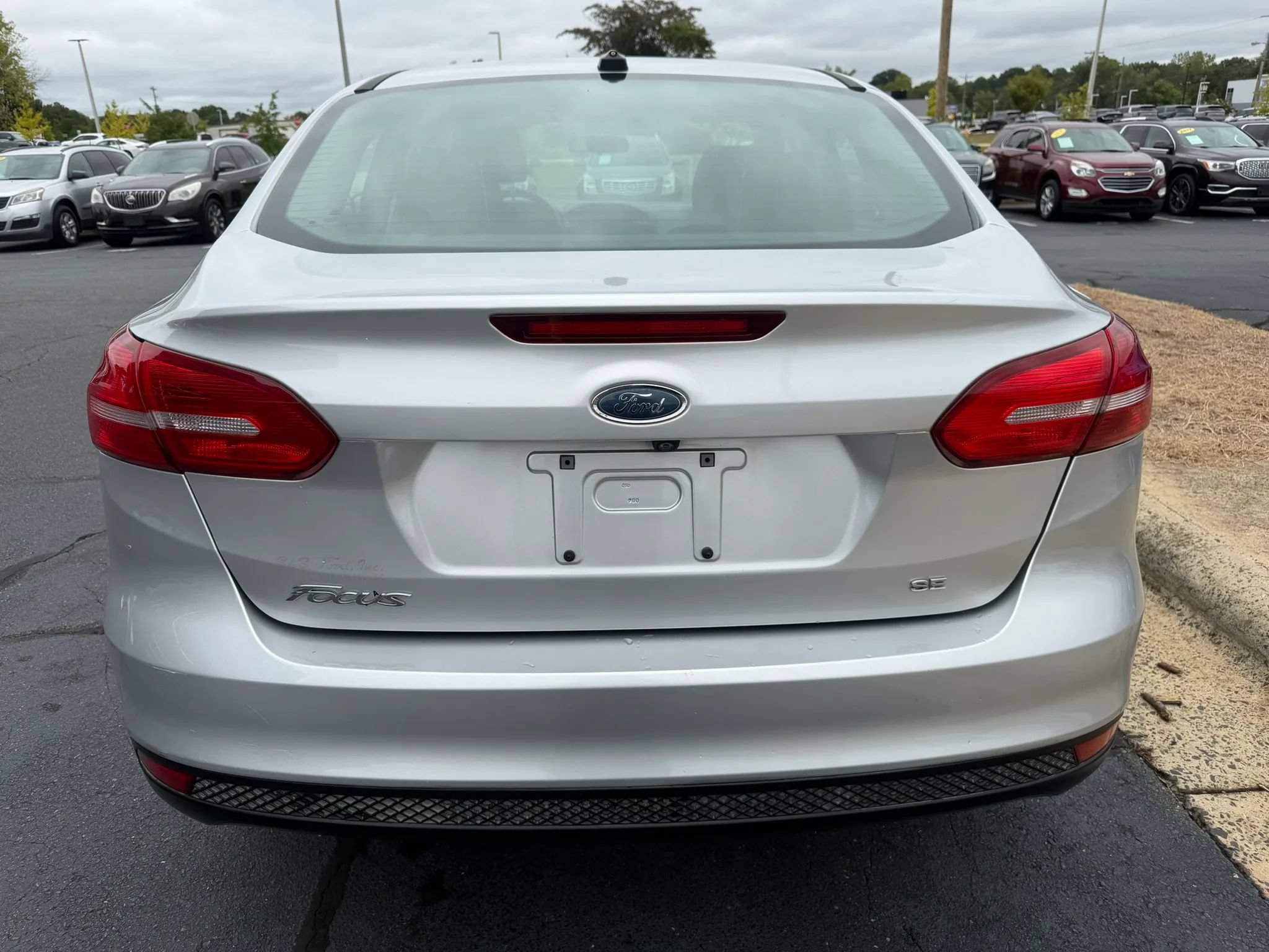 Used 2017 Ford Focus SE FWD image 6
