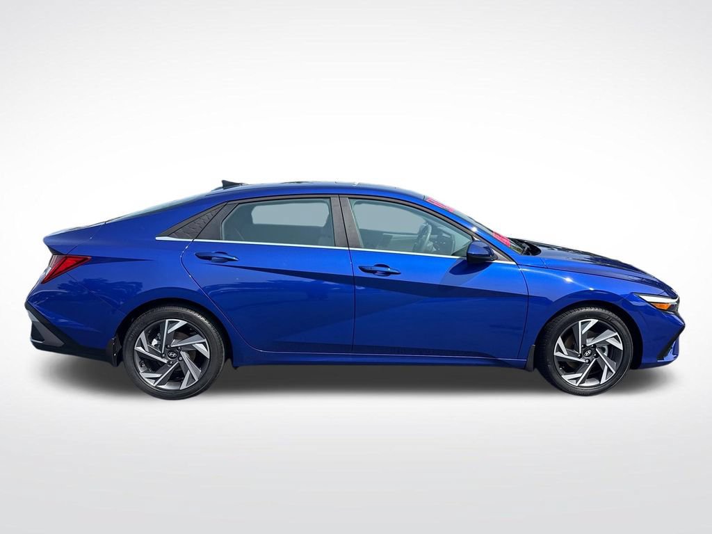 Certified 2024 Hyundai Elantra SEL w/ Convenience Package FWD image 6