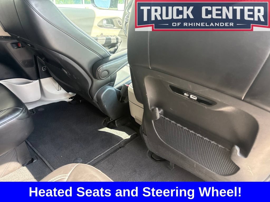 Used 2024 Chrysler Pacifica Touring-L FWD image 25