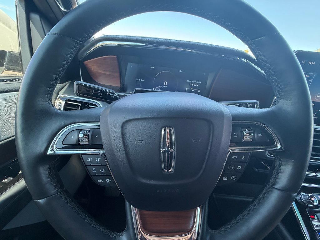Certified 2023 Lincoln Navigator Reserve AWD/4WD image 13