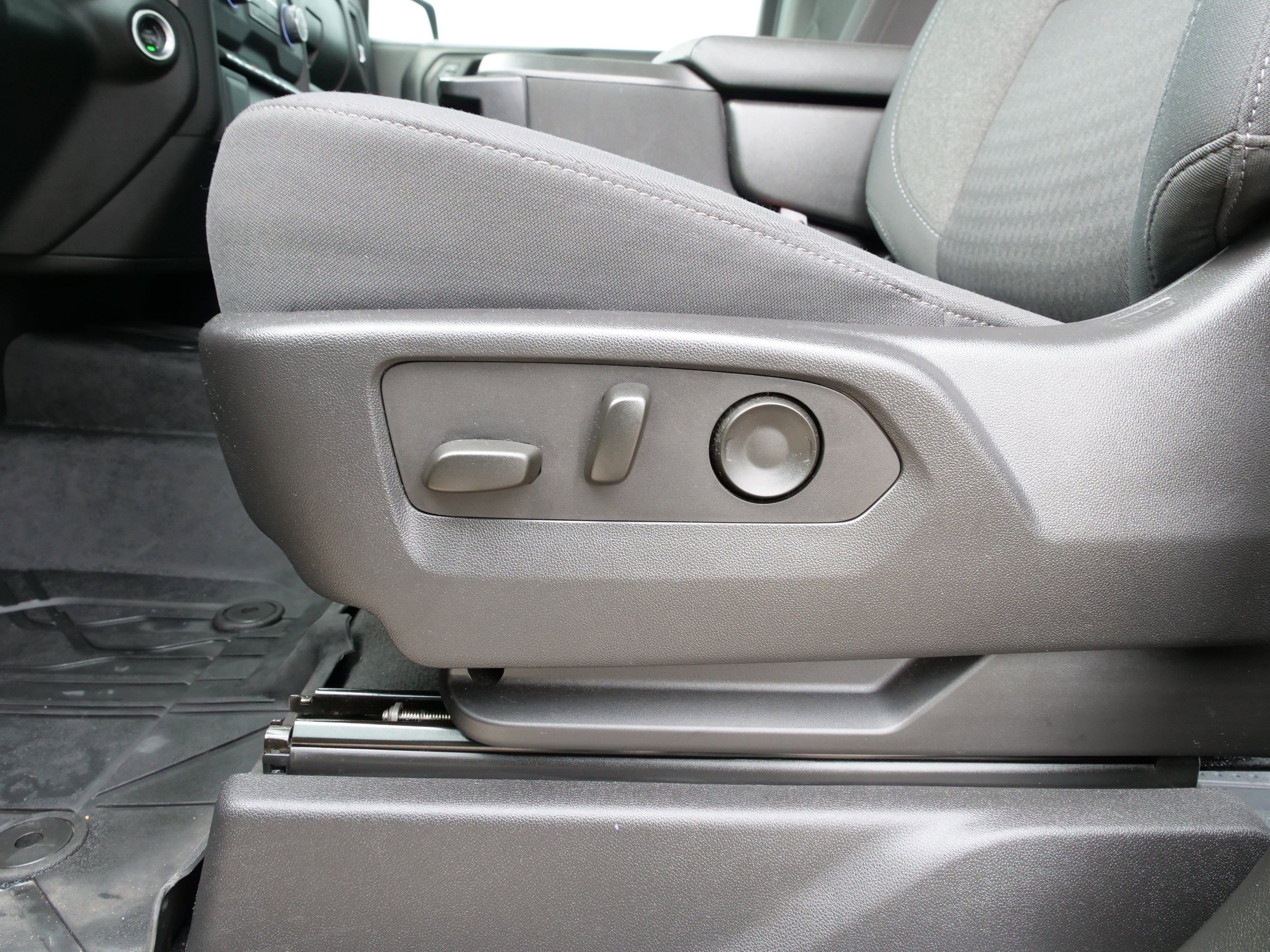 Certified 2023 Chevrolet Silverado 1500 Custom image 17