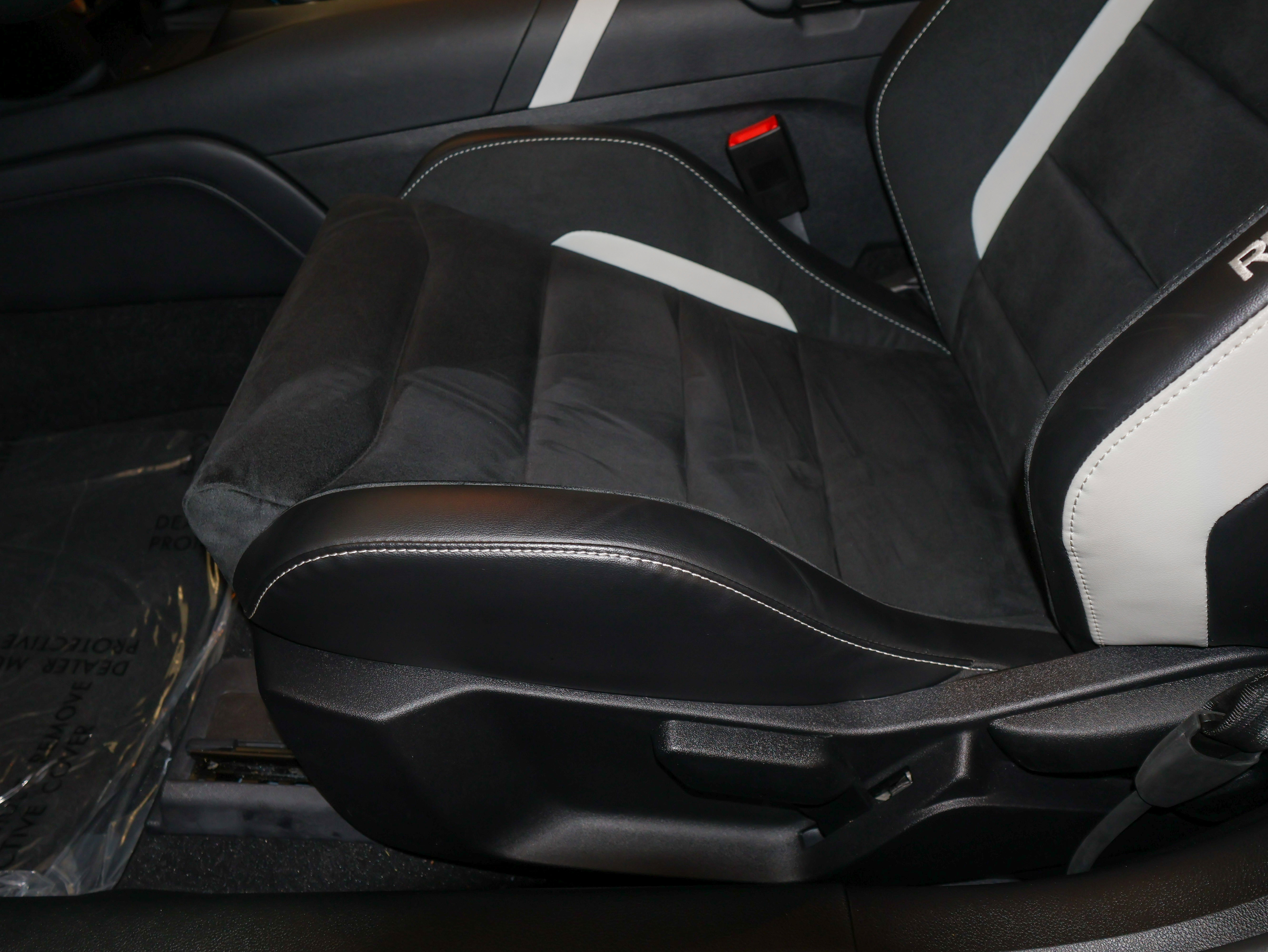 Used 2020 Ford Mustang Shelby GT500 w/ Carbon Fiber Track Pack RWD image 20