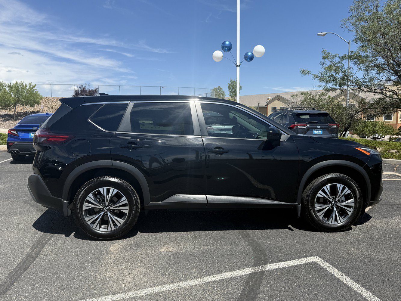 Used 2023 Nissan Rogue SV AWD/4WD image 4