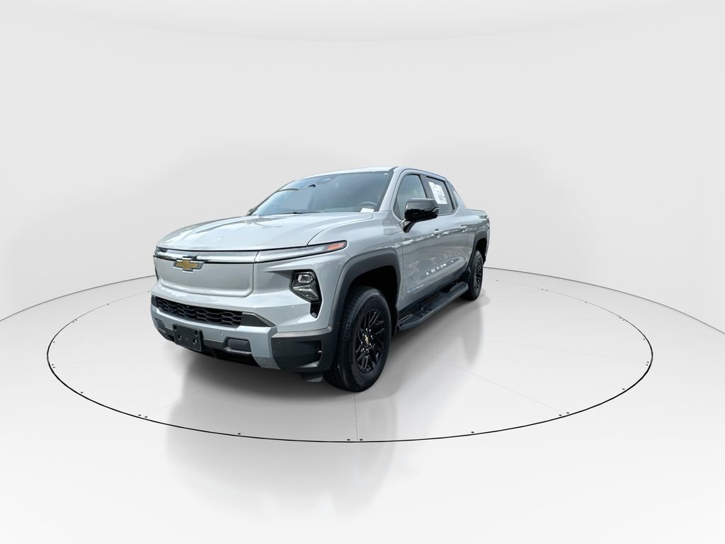 Used 2025 Chevrolet Silverado EV LT AWD/4WD image 4