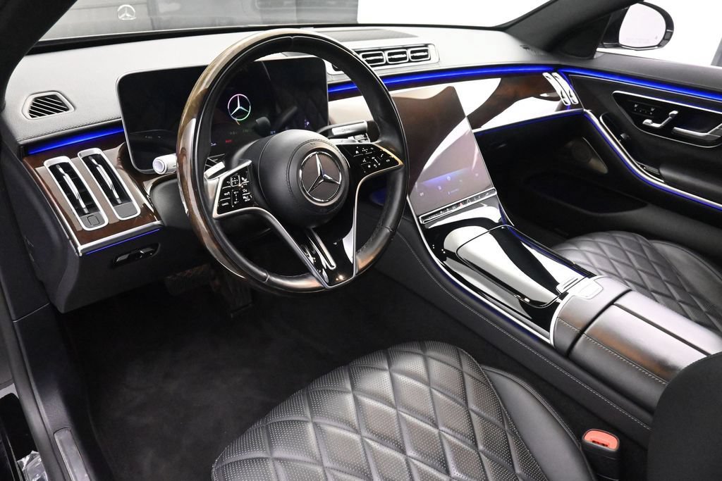 Used 2024 Mercedes-Benz S 580e 4MATIC Sedan image 10