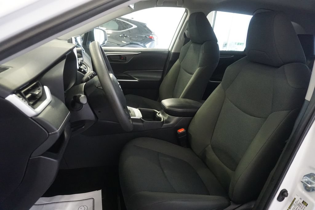 Certified 2025 Toyota RAV4 LE AWD/4WD image 16