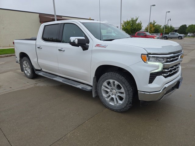 Used 2024 Chevrolet Silverado 1500 LTZ AWD/4WD image 7