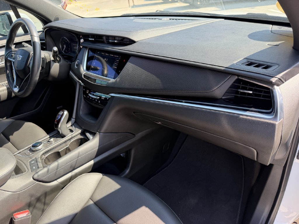 Used 2024 Cadillac XT6 Luxury FWD image 28