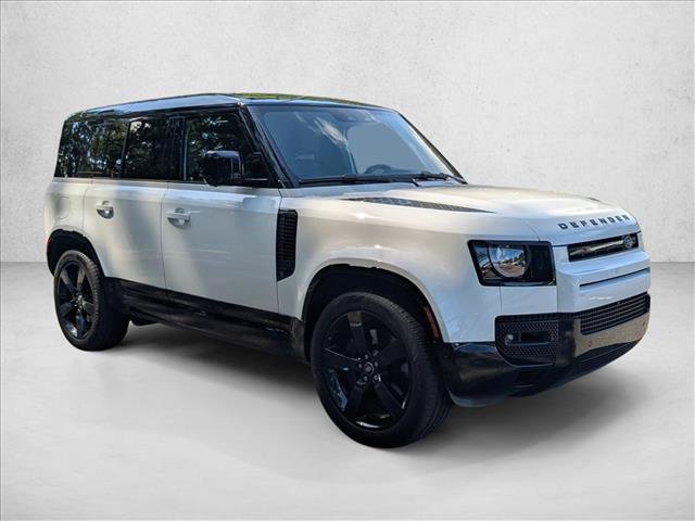 Used 2025 Land Rover Defender 110 X-Dynamic SE AWD/4WD image 3