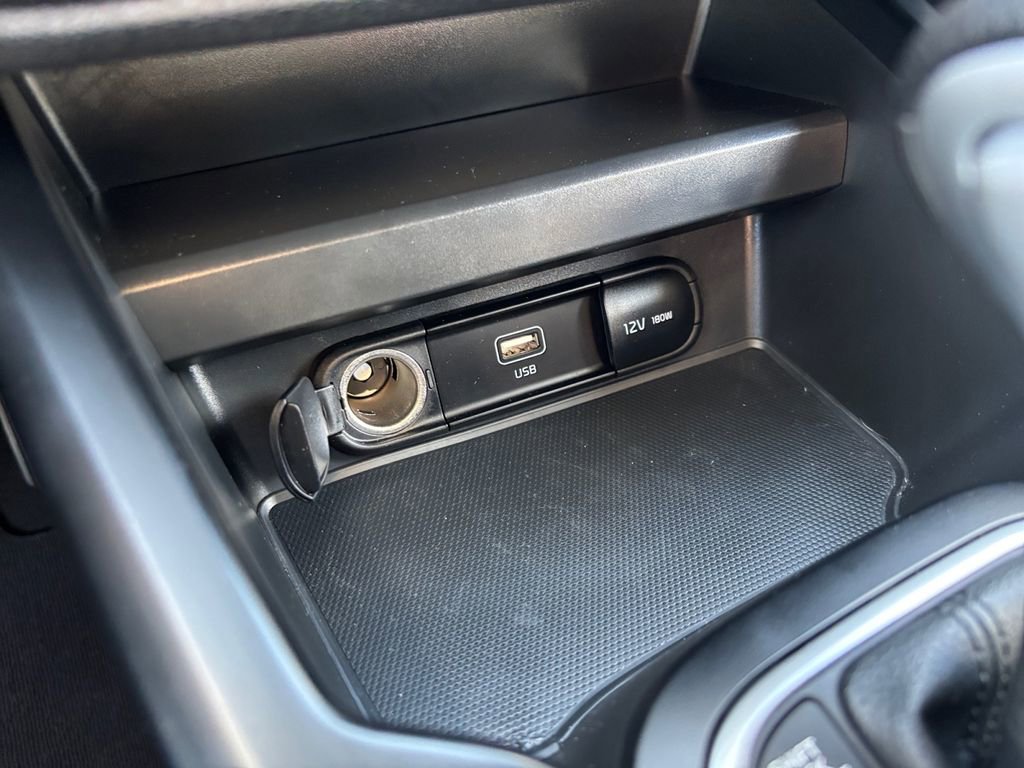 Used 2025 Kia Soul LX FWD image 36