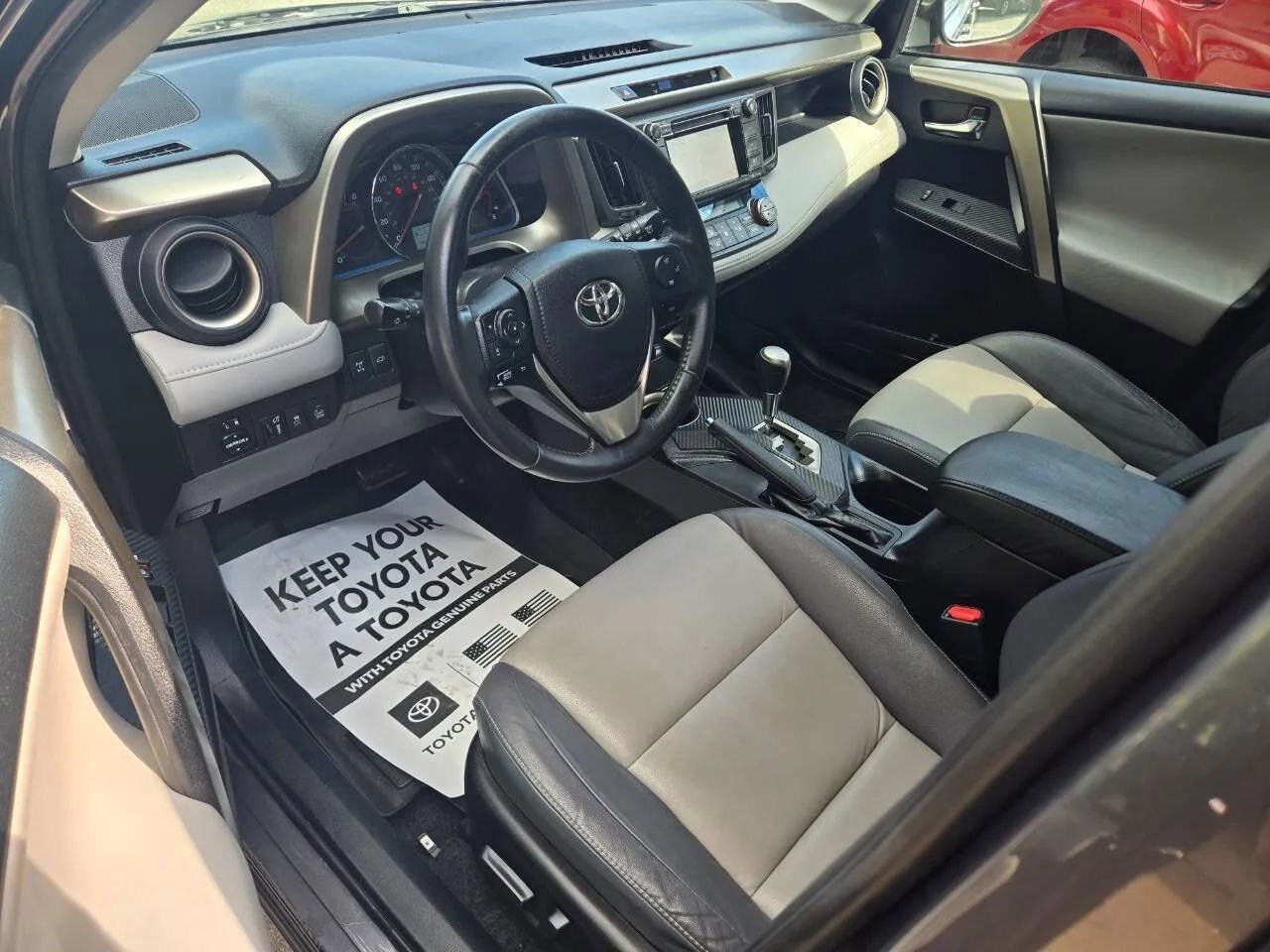 Used 2014 Toyota RAV4 Limited image 14
