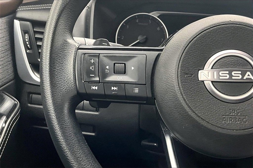 Used 2023 Nissan Rogue SV image 18
