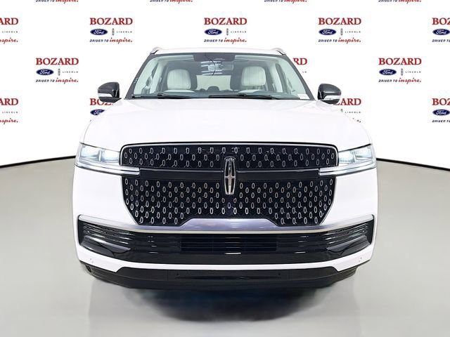 New 2026 Lincoln Navigator L Reserve AWD/4WD image 3