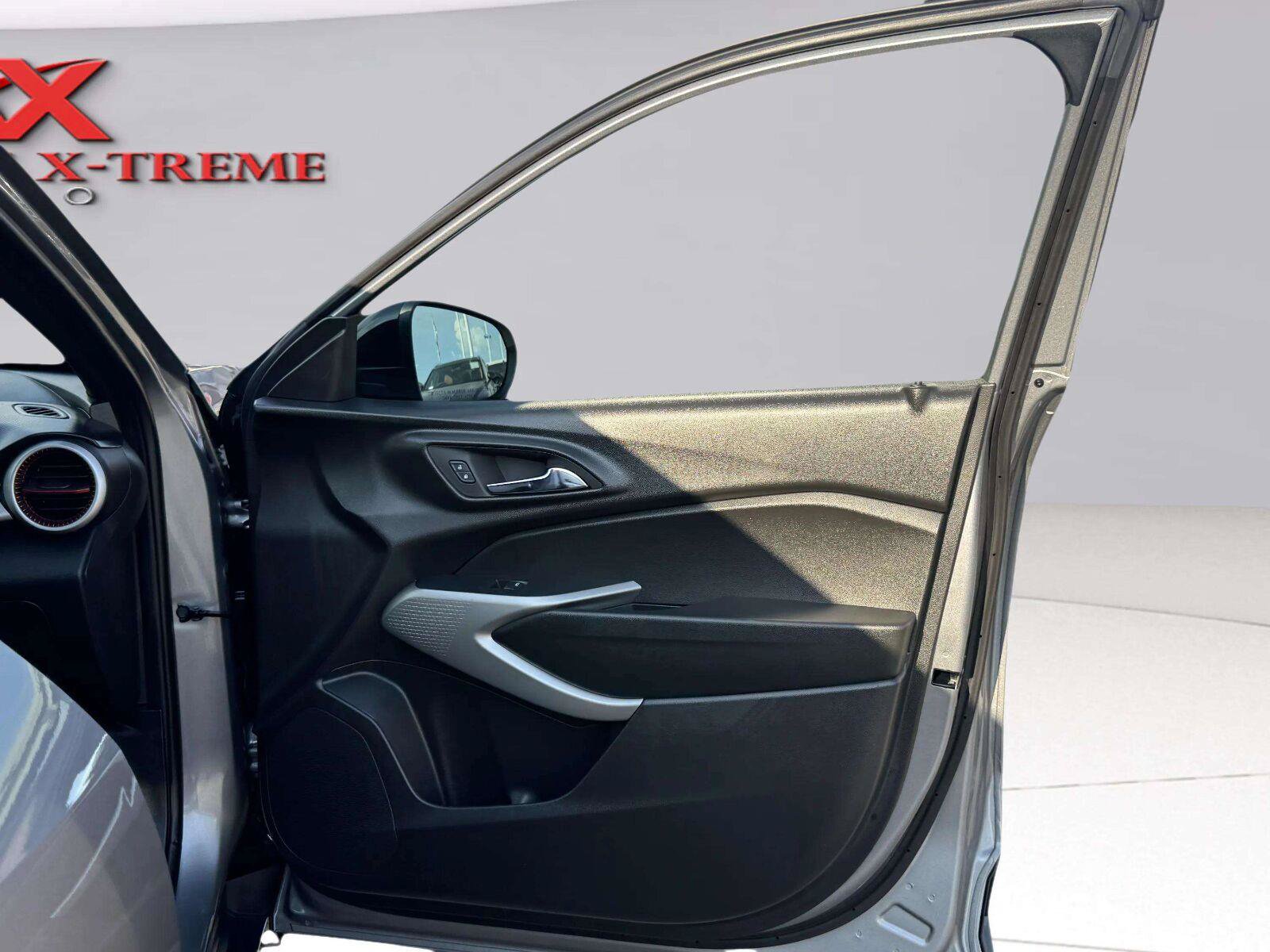 Used 2024 Chevrolet Trax RS w/ Sunroof Package FWD image 50