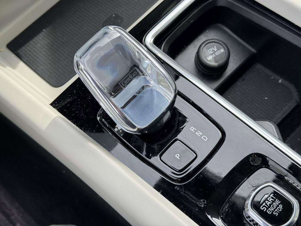 Certified 2026 Volvo XC60 B5 Ultra w/ Protection Package Premier image 28