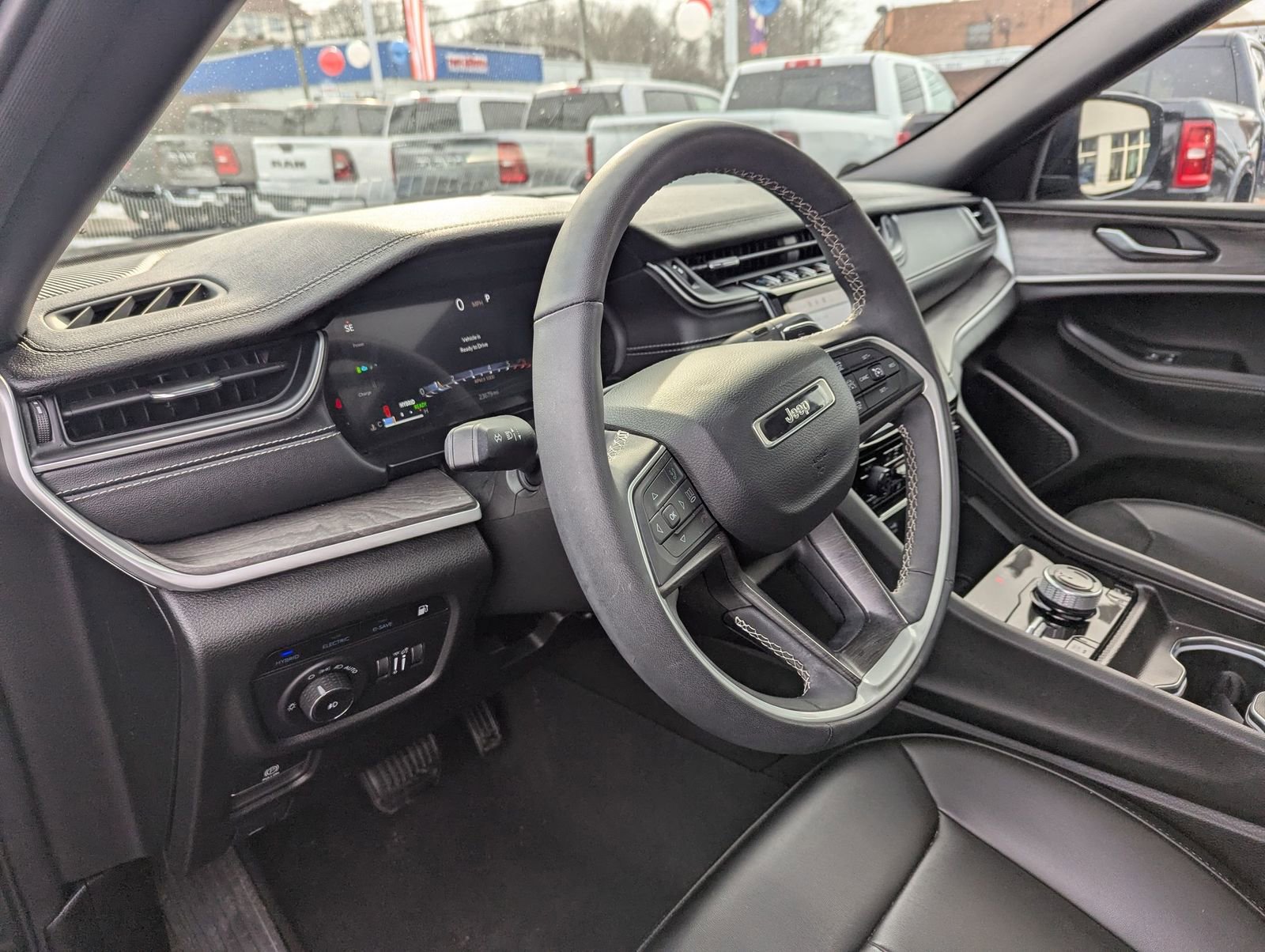 Used 2024 Jeep Grand Cherokee Limited 4xe w/ Trailer Tow Package image 9