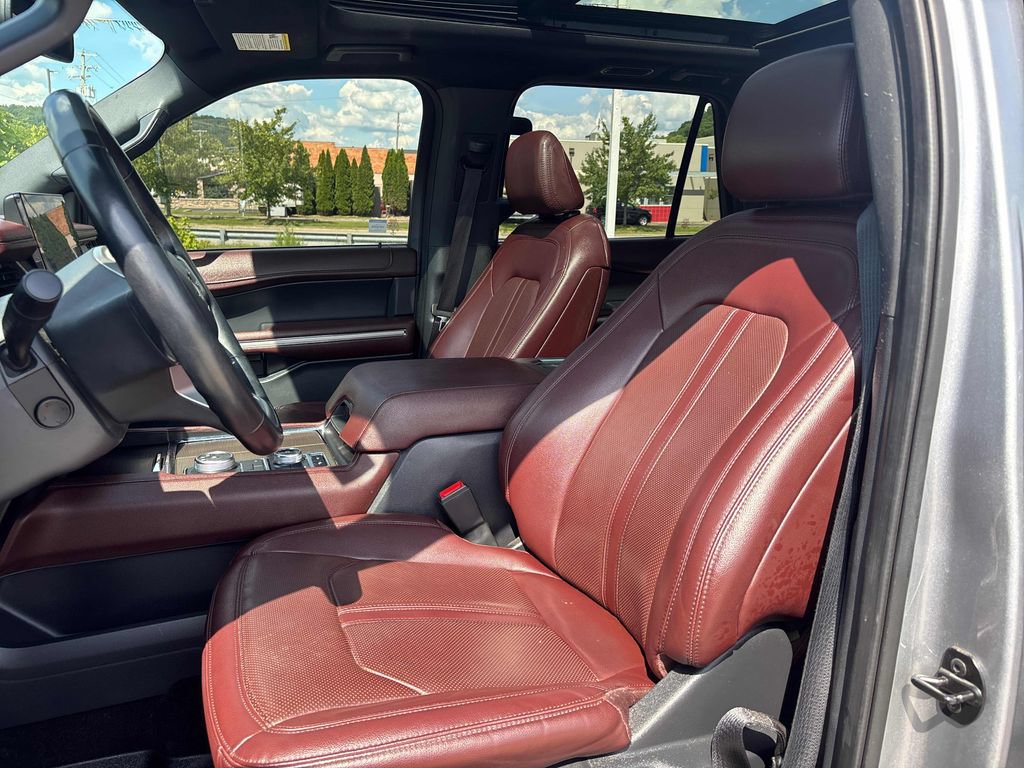 Used 2023 Ford Expedition Limited AWD/4WD image 12