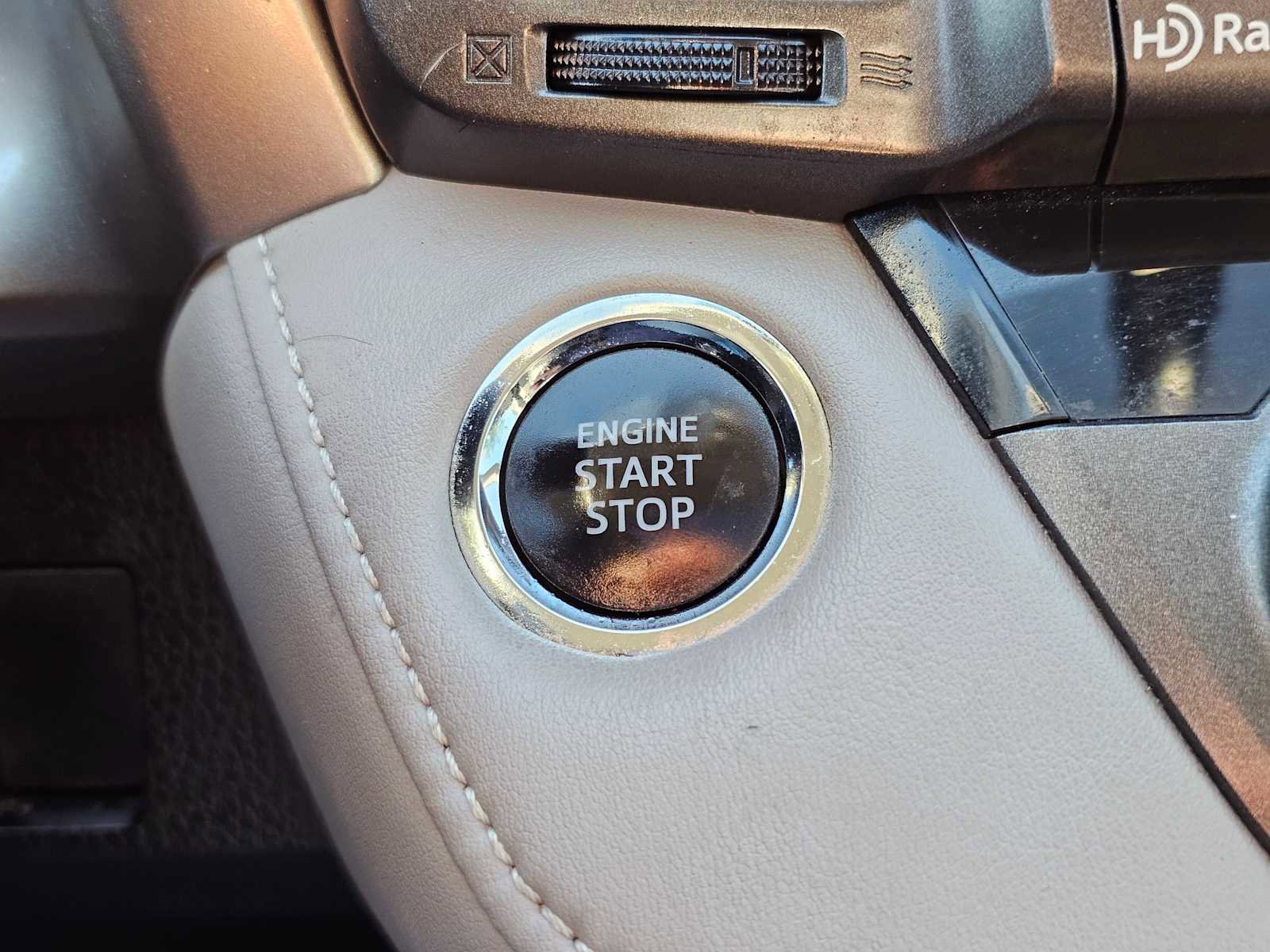 Used 2015 Toyota RAV4 Limited image 35