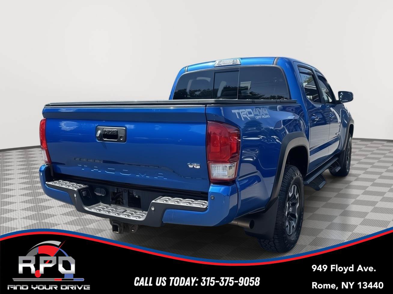 Used 2017 Toyota Tacoma TRD Off-Road w/ Premium & Technology Package AWD/4WD image 5