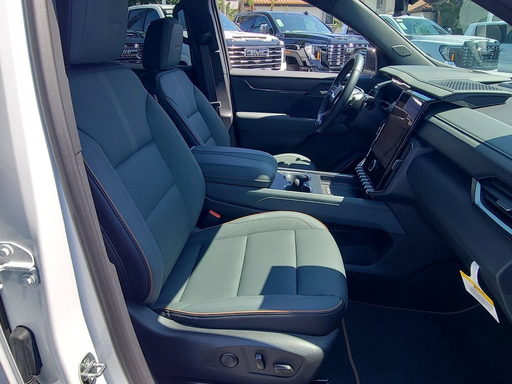 Used 2026 GMC Acadia AT4 w/ Luxury Package AWD/4WD image 29