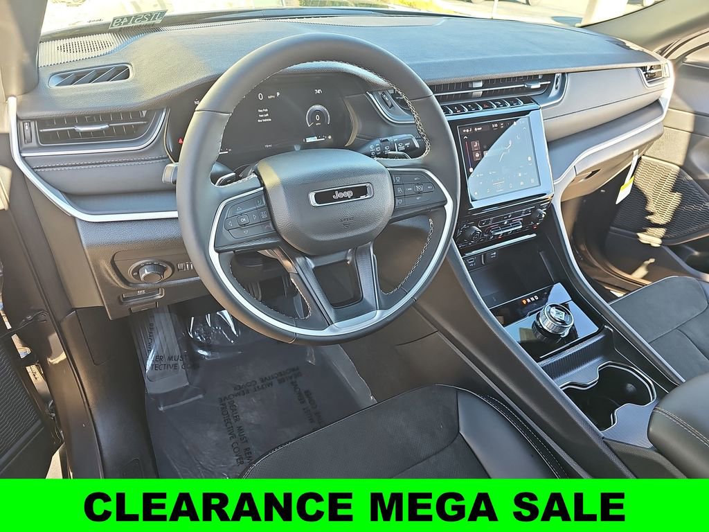 New 2025 Jeep Grand Cherokee Altitude image 16