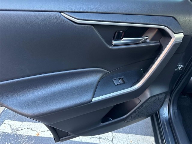 Used 2021 Toyota RAV4 XLE Premium image 10