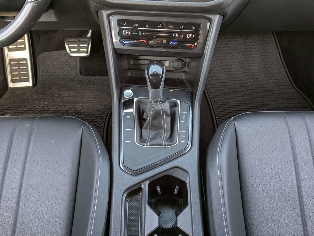 Used 2023 Volkswagen Tiguan SE R-Line FWD image 19