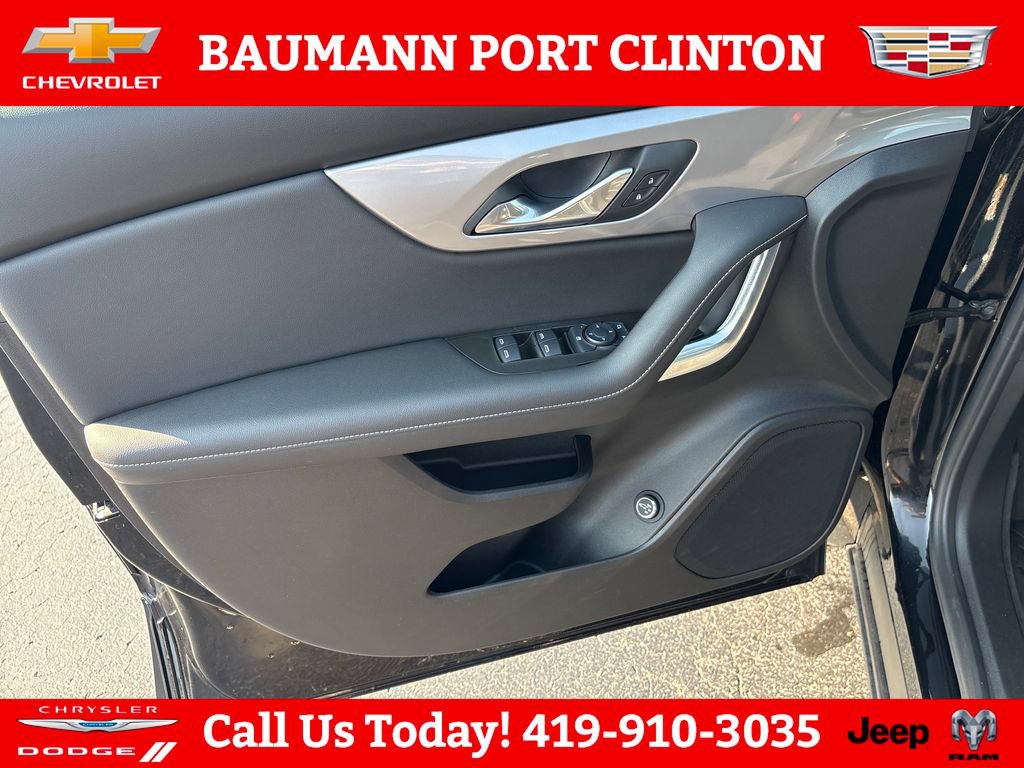 Used 2024 Chevrolet Blazer LT w/ Convenience Package FWD image 11
