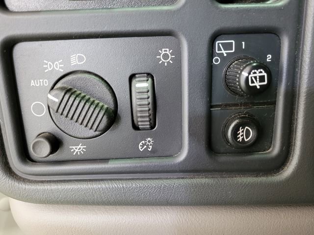 Used 2005 Chevrolet Suburban LS w/ Preferred Equipment Group image 31