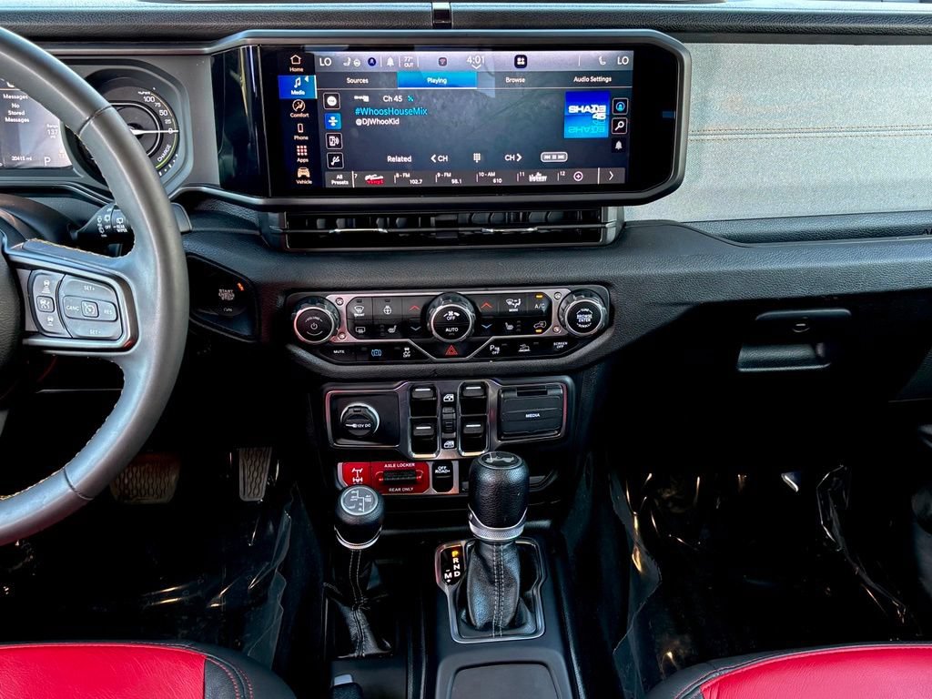 Used 2024 Jeep Wrangler Unlimited AWD/4WD image 21