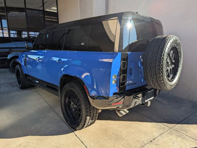 Used 2023 Land Rover Defender 110 image 2