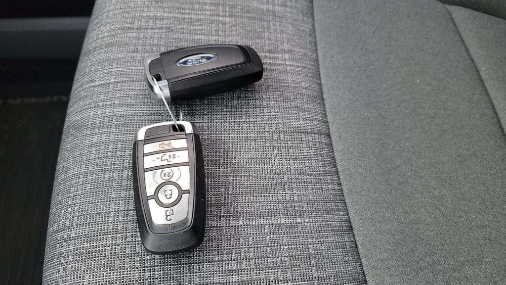 Used 2023 Ford F250 XLT w/ XLT Premium Package AWD/4WD image 16