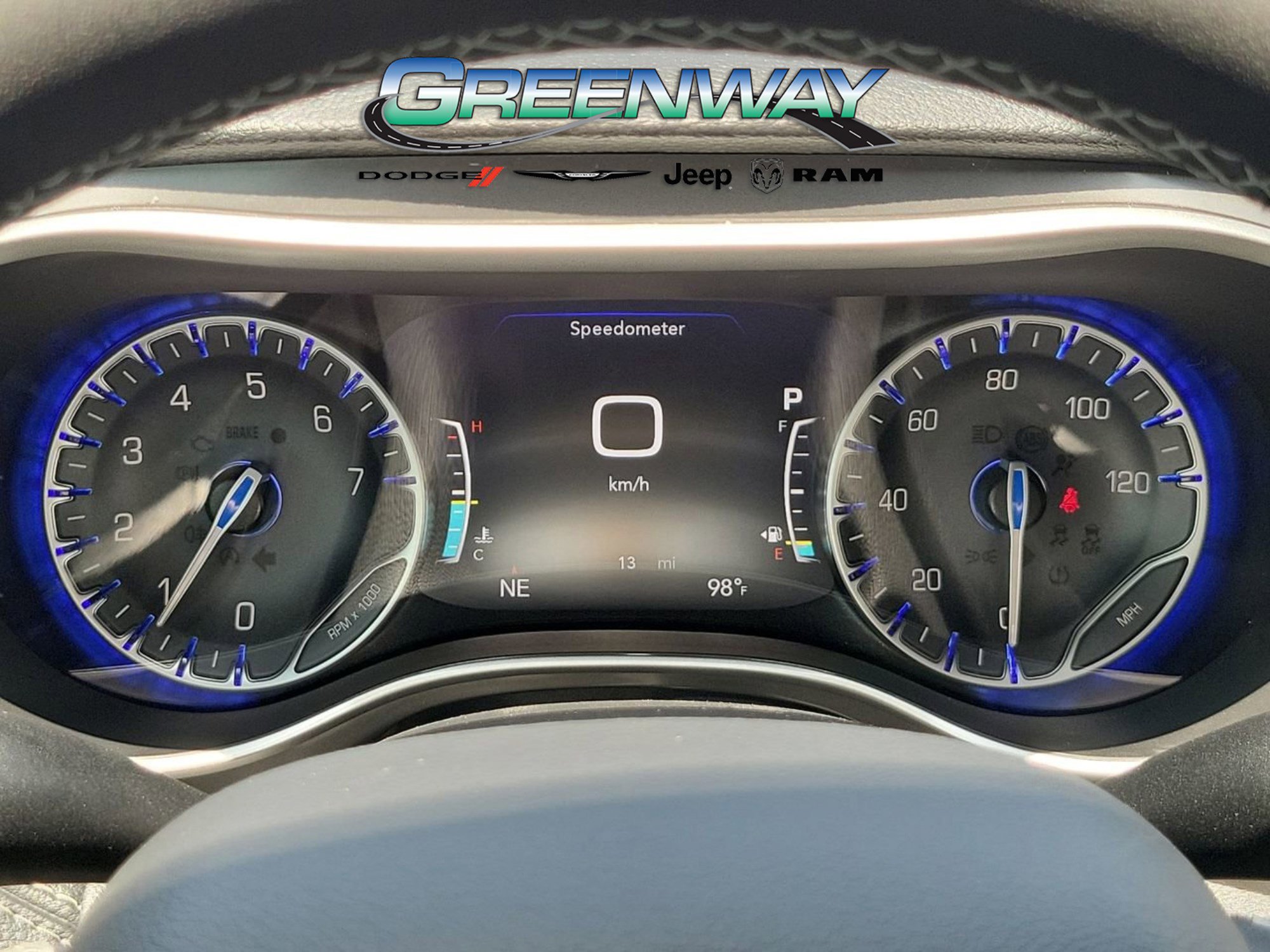 New 2025 Chrysler Pacifica Select w/ Uconnect Theater Family Group image 31