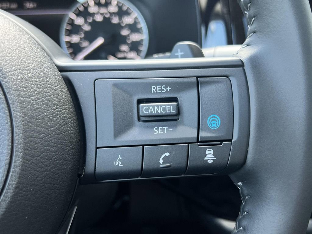 New 2025 Nissan Pathfinder SV w/ SV Premium Package image 17