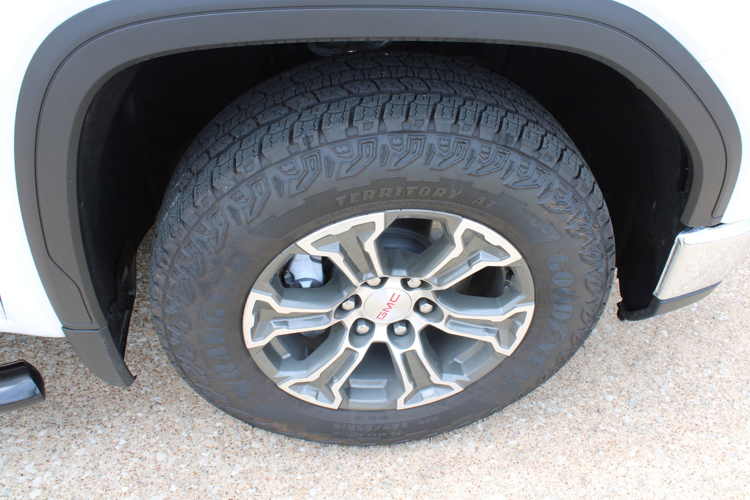 Used 2026 GMC Sierra 1500 SLE RWD image 15